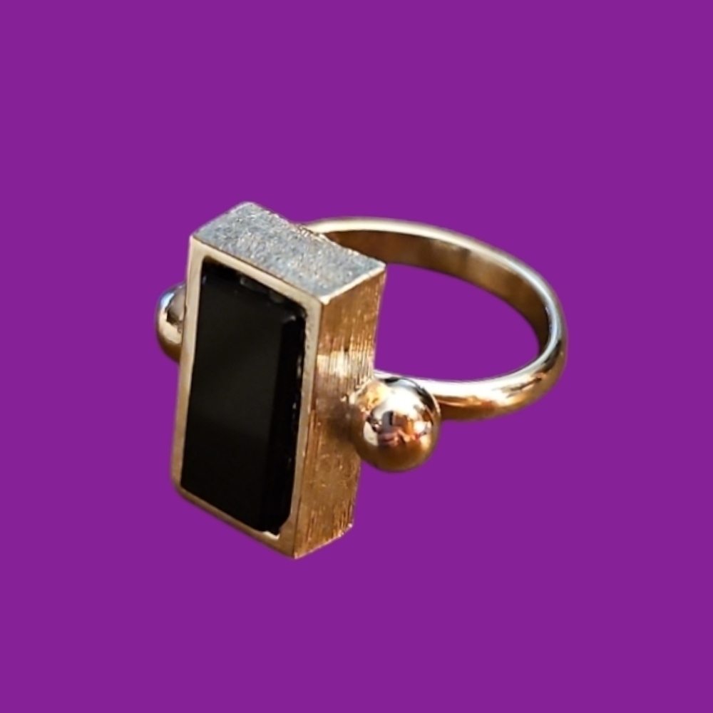 VTG SARAH COVENTRY 1976 Ingrid Black Rectangle Adjustable Ring